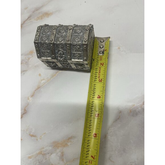 Vintage Music Box Treasure Chest with Lion's Head Made In Japan Fuji Working - Picture 3 of 14